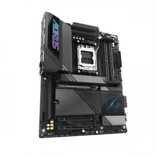 Gigabyte-X870E-Aorus-Pro-WiFi-Motherboard-3.webp
