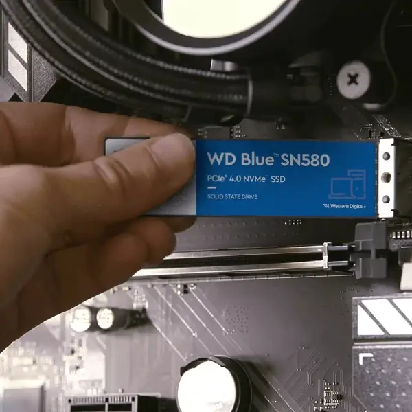 Western-Digital-Blue-SN580-1TB-M2-NVMe-Internal-SSD-4-1.webp